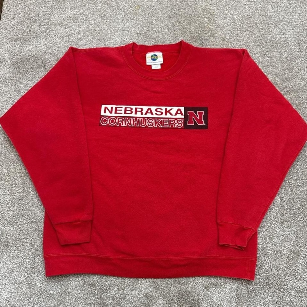 Y2K Universal Studios Nebraska Cornhuskers Large Sweatshirt Vintage College